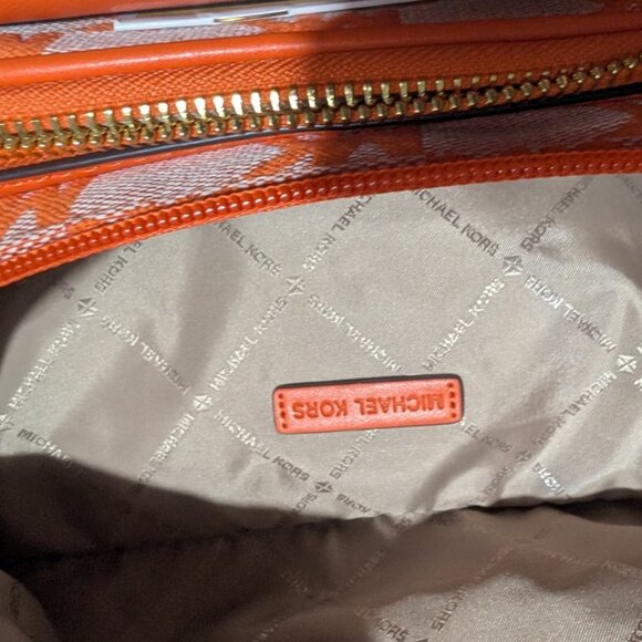 KORS Michael Kors XL Fanny/Waist Bag-MK Monogram and Leather Brand New - Picture 6 of 7